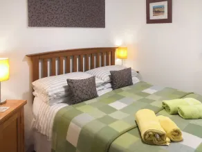 2 bedroom accommodation in Ashburnham, Battle - Image 3