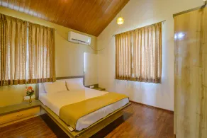 Lake View Holiday Villa Near Sula Wine Yard With 3 BdRms - Image 3