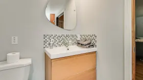Stylish MId Town Phoenix 1 Bdrm - Image 4