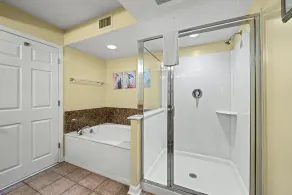 Crescent Shores, 3 sovrum Beachfront Condo, Hot Tub och gratis Wi-Fi! - Image 4