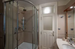 Central Square  \"Stone Pearl Heritage\" Luxury Suite In The Palace - Image 4
