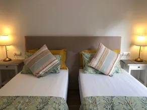 Beautiful modern apartment in the heart of Elviria - Image 4