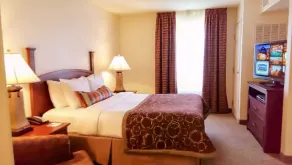 2 Bedroom | Free Breakfast. Indoor Pool & Hot Tub - Image 2