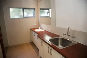 Sea Eagle Waterfront Beach House - Image 2