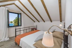 300 years old stone-villa on the waterfront, spacious rooms and best view - Image 4