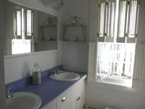 SALT WATER MAINE COTTAGE WITH DOCK - MINUTES TO BOTANICAL GARDENS - Image 3