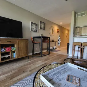 Ground Floor Waterfront Condo! - Image 2