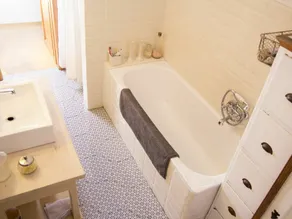 Hermoso apartamento para 6 personas con WIFI, piscina, TV y patio - Image 2