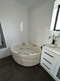Seascape Beach House - Image 3