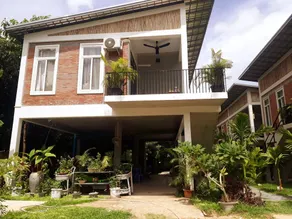 Treetop Bungalows with kitchen in local village with free bikes 2km to Pub St - Image 3