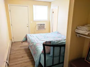 350 yards to the Beach. Pet Friendly. Free Parking - Image 5