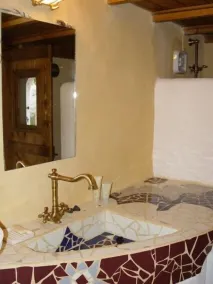 Cosy Greek village house. 5 min drive to beach. Quiet and off the tourist trail. - Image 3