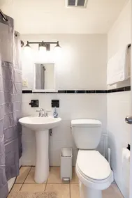 King and Queen memory foam beds Near the Valley! | Georgtown Villas - Image 3