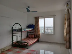 Amazing Lake View Sky Condo | Luxury 3 Bedroom Apartment in the city - Image 4
