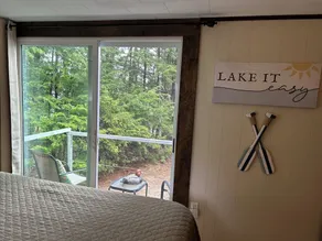 Pet friendly, private sandy beach/dock, Spectacular Winnipesaukee Lake/Mountain - Image 4