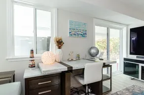 Lakeside Haven: Hot Tub! Wi-Fi! Free Parking! Private! Beach! Centrally located. - Image 2
