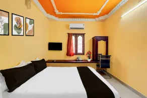 Deluxe Sree Residency - Image 2
