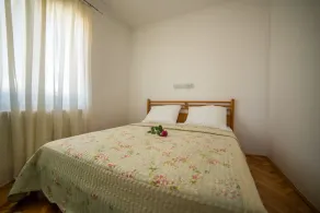 Nice and fresh two with sea views, large balcony and pool access. - Image 5