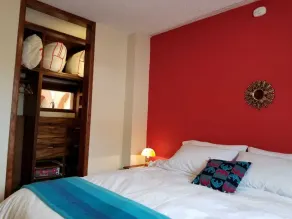 COZY & BRIGHT APT - 5 min to Old Town - Image 5