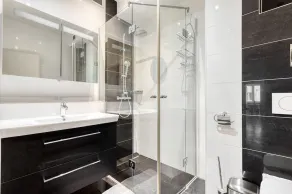 Historic Innere Stadt 2BR w/ Elevator, nr metro Stebentor, by Blueground - Image 2