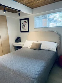 2 bedroom Suite, 5 minutes to Deep Cove - Image 5