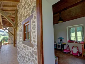 Charming cottage with terrace and pets allowed in Belmont-de-la-Loire - Image 2
