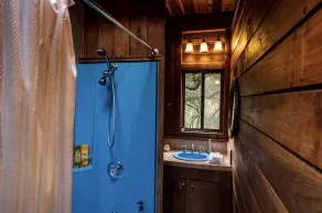 Superbe cabane dans un arbre isolé avec des vues spectaculaires - Image 5