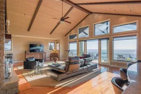Stunning, uninterrupted and panoramic view of downtown Portland Metro area. - Image 5