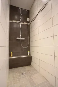 Hjem bymidte tæt på alle faciliteter - Image 3