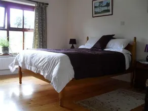 Lovely Sea View 2-Bed Apt in Rineen Sleeps 4 - Image 2