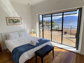 Waterfront 3 Bedroom House 10 min From Hobart - Image 4