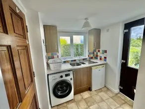 Homely 4 bed in Barnstaple - Image 3