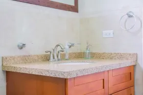 New Kingston Guest Apt at Sonoma Estate - Image 2