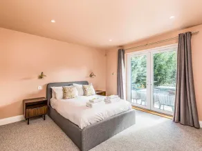 Stylish and fresh 4 bed beach house with garden - Pass the Keys - Image 5
