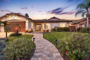 Your private oasis with heated pool and garden in Oceanside! - Image 4