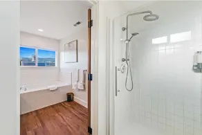Updated 5 BR house w/ hot tub - 5 min walk to downtown! - Image 4