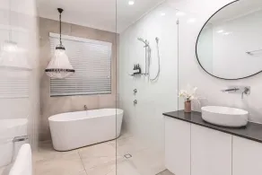 Luxurious City Sanctuary with Private Pool – Perfect for Family Getaways in Cairns - Image 3