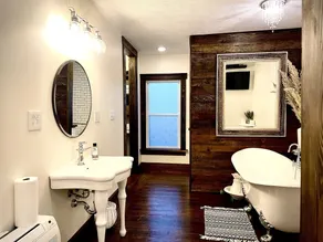 Newly renovated early 1900’s farmhouse - Image 5