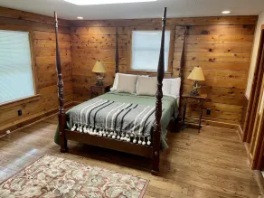 The Red Fox Cabin - Urban Retreat - Image 4