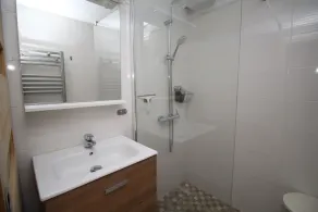 Maisonette T2  et parking dans résidence avec piscine - Image 2