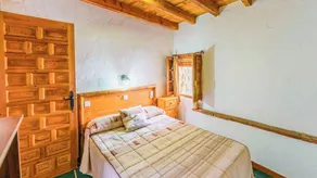 Elegante villa con piscina e vista sulle montagne - Image 5