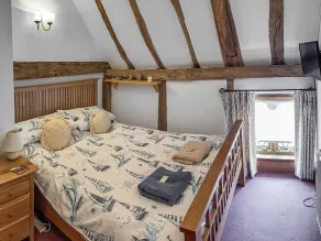 6 bedroom accommodation in Plaistow, near Petworth - Image 4