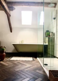 Luxurious Converted Barn with Stunning Views, Log Burner & Roll Top Bath - Image 4