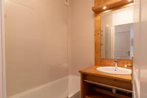 150m from ski slopes, 6th floor, view resort, swimming pool, sauna, terrace, balcony, ski locker - Image 2