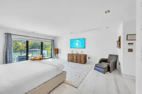 Waterfront Masterpiece Villa Grand Heated Pool Seabreeze Key - Image 4