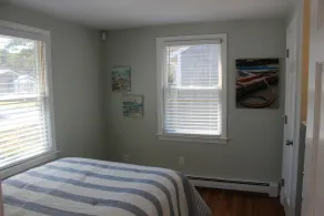 Charming cottage just a short walk to the beach! - Image 4