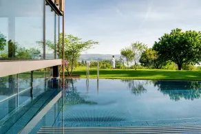 Deluxe double room with partial lake view - Image 5