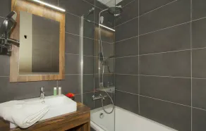 Suite lumineuse au pied des pistes | wifi gratuit! - Image 2