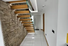 Modern Large 4-Bed Property sleeps 10 in Abergele - Image 2