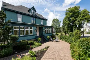 The August House - Image 3
